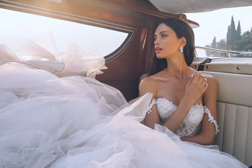 unsplash_13naxFTumNA_bride.webp